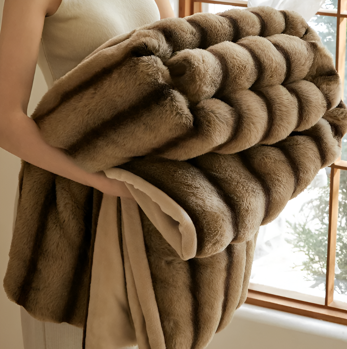 Aluxa Luxe Faux Fur Blanket